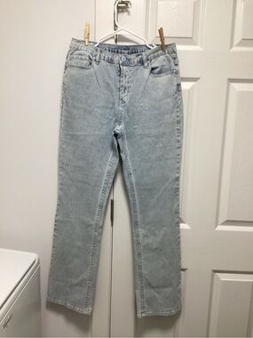 DG2 by Diane Gilman Light Wash Straight-Leg Jeans Size 8